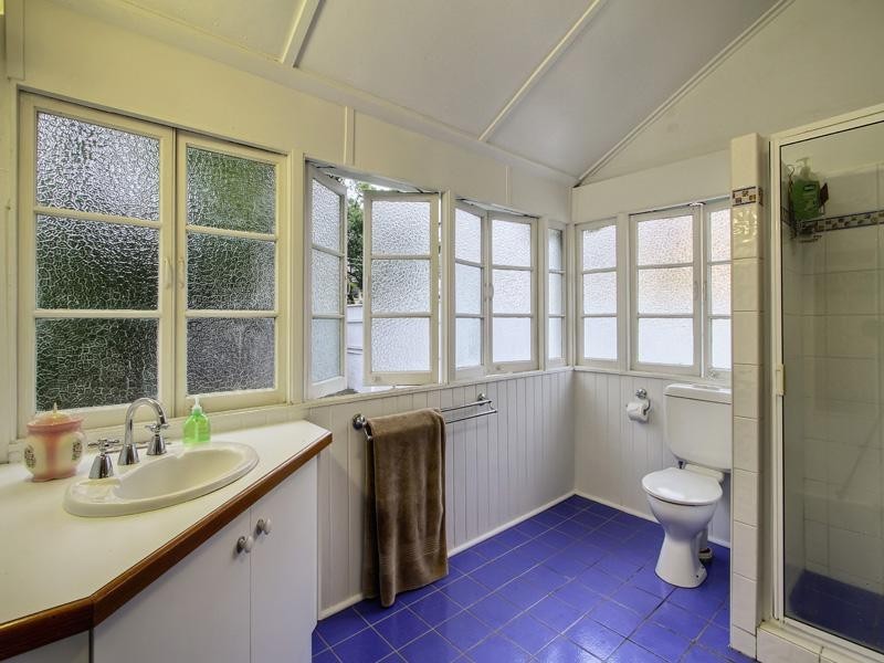 22 Lambert Road, Indooroopilly QLD 4068