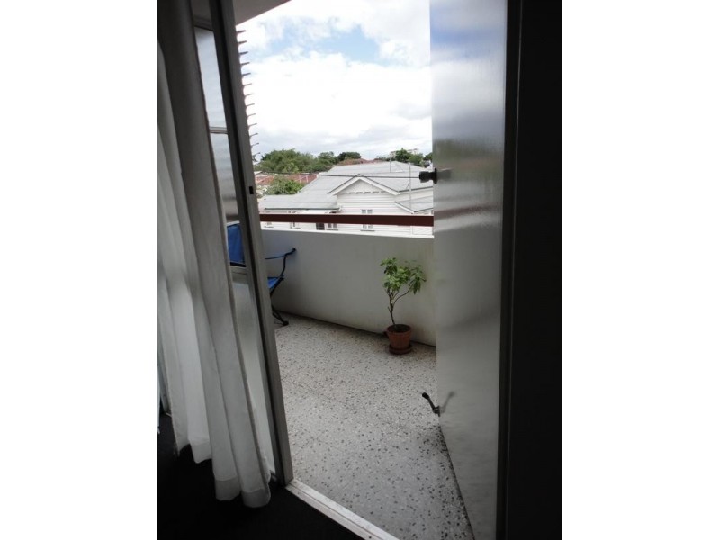 8/46 Merthyr Road, New Farm QLD 4005