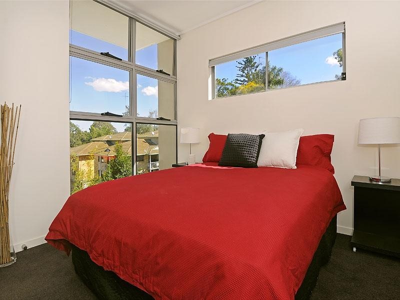 304/20 Paradise Street, Highgate Hill QLD 4101