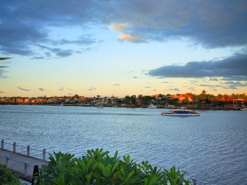 55 Macquarie Street, Newstead QLD 4006