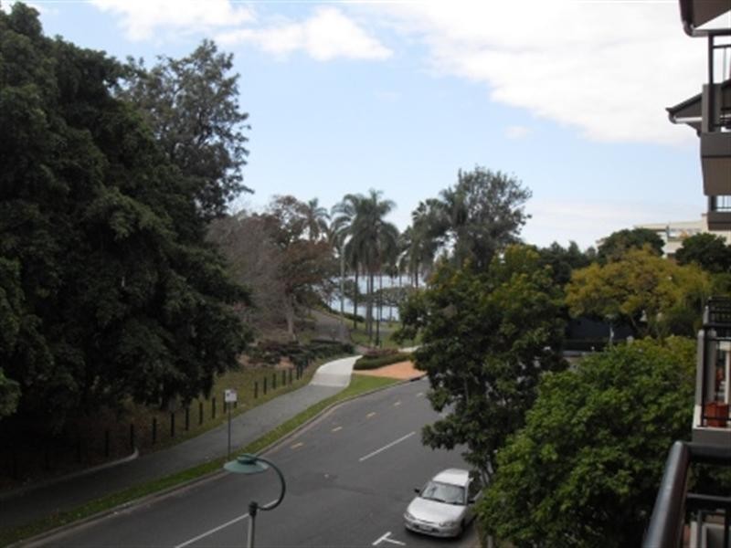 9/9 Newstead Avenue, Newstead QLD 4006