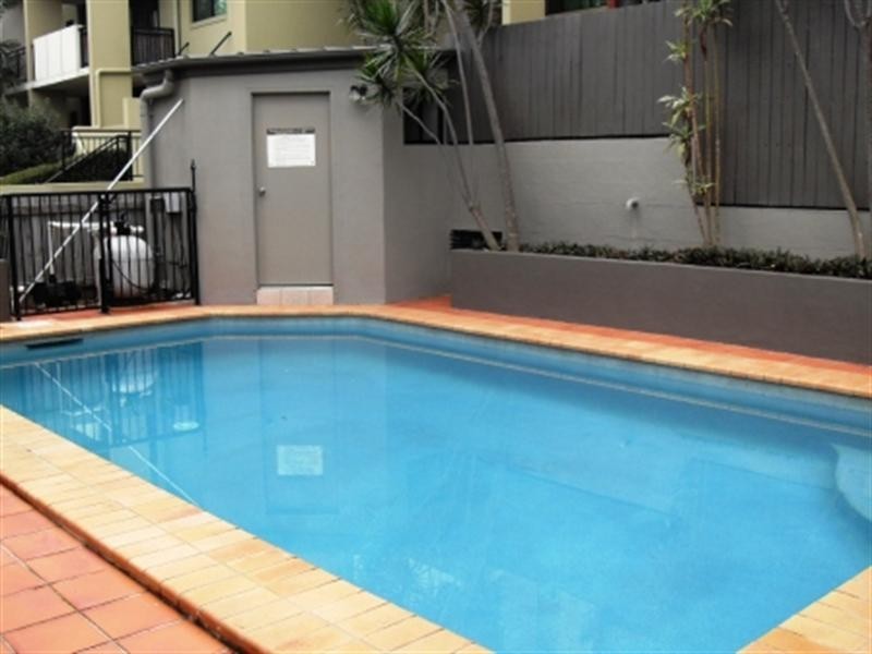 9/9 Newstead Avenue, Newstead QLD 4006