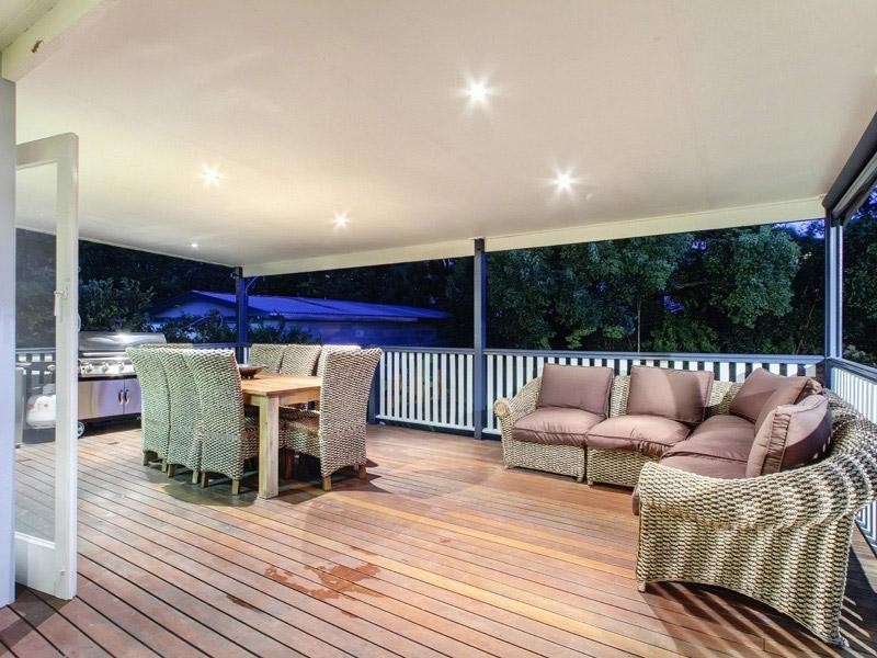 33 Macrossan Avenue, Norman Park QLD 4170