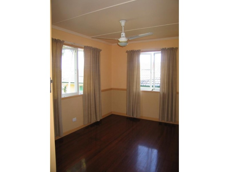 33 Rutherford Street, Stafford Heights QLD 4053