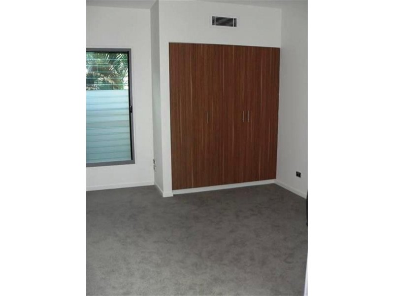 11 Merthyr Road, New Farm QLD 4005