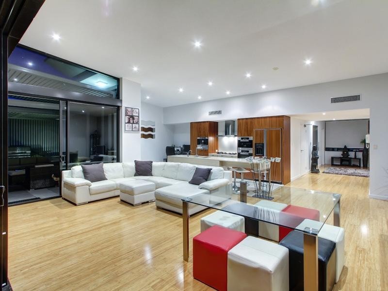 10 Pidgeon Close, West End QLD 4101