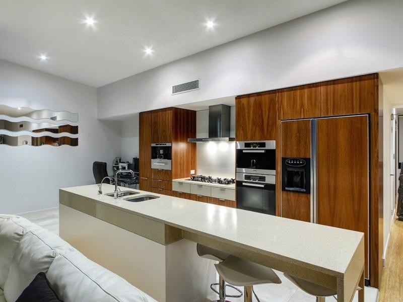 10 Pidgeon Close, West End QLD 4101