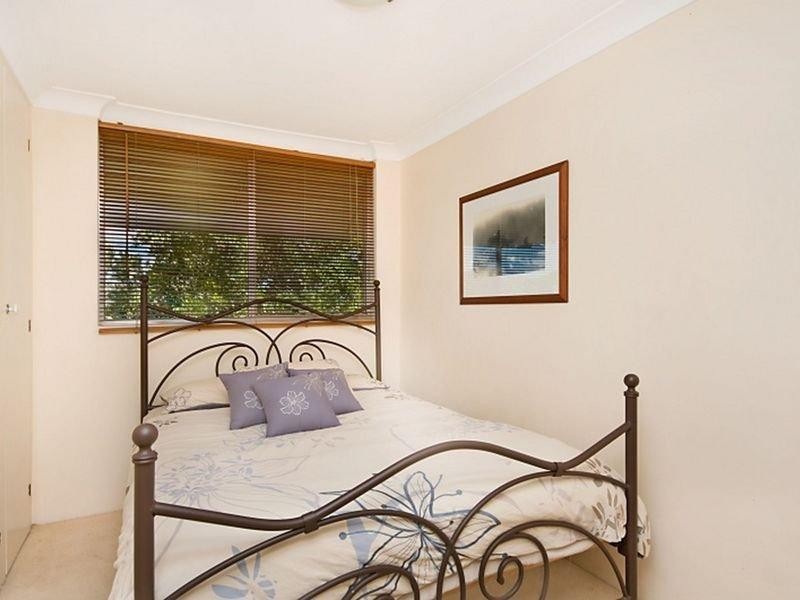 8/22 Raby Road, Coorparoo QLD 4151