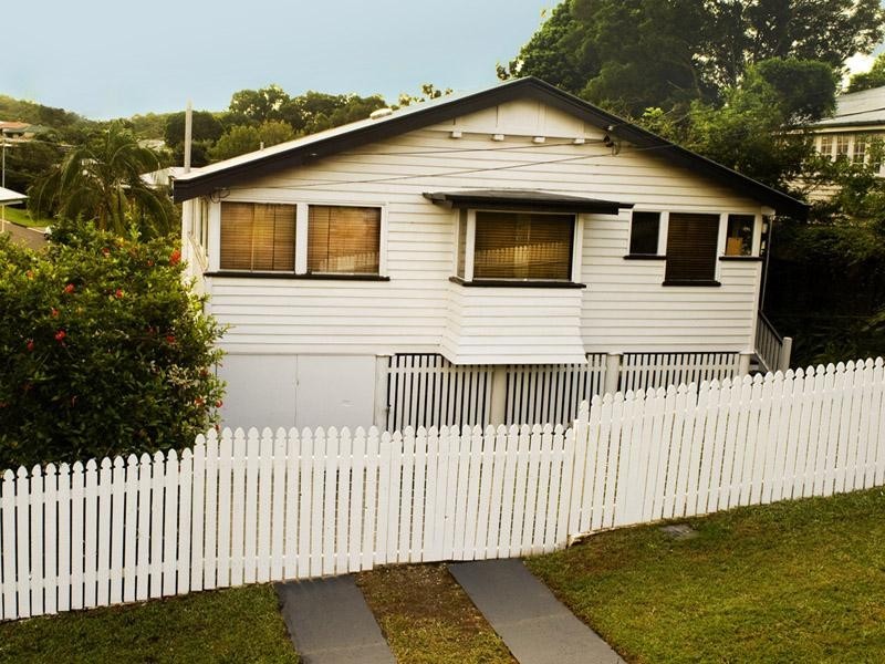 15 Carey Street, Bardon QLD 4065