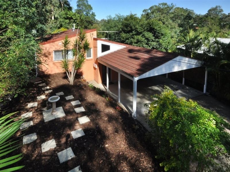 12 Jillian Street, Chapel Hill QLD 4069