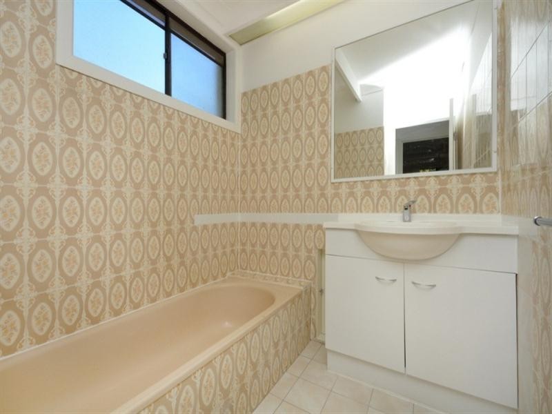 12 Jillian Street, Chapel Hill QLD 4069