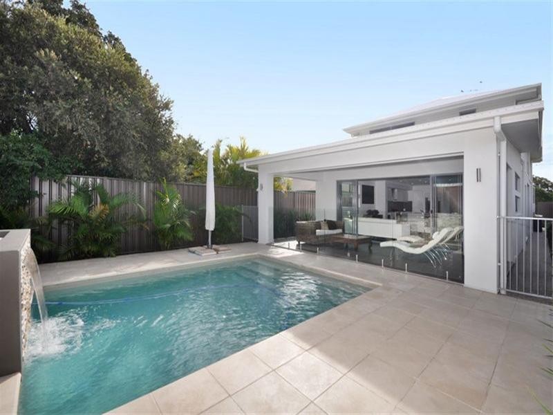 119 Raceview Avenue, Hendra QLD 4011