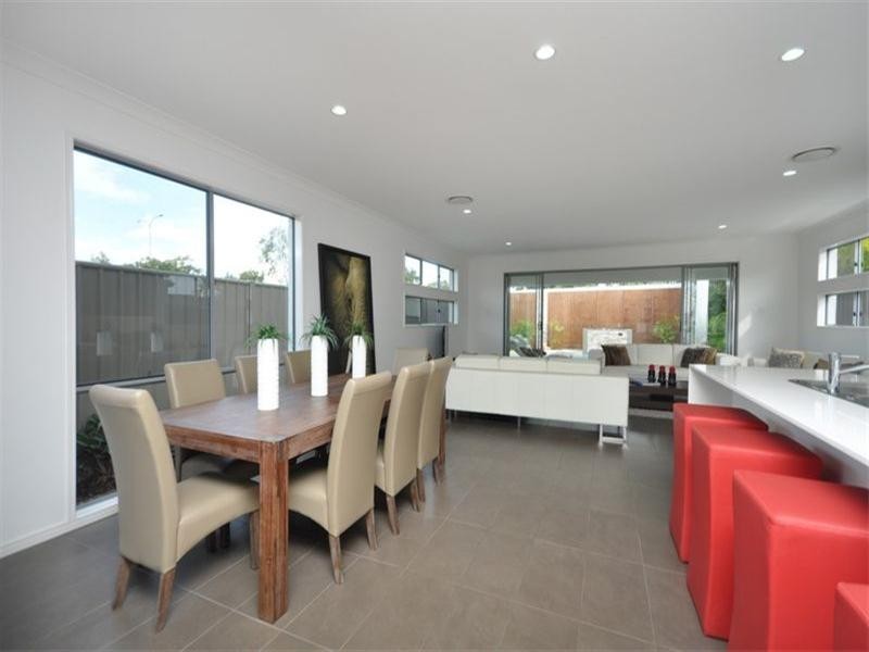 119 Raceview Avenue, Hendra QLD 4011