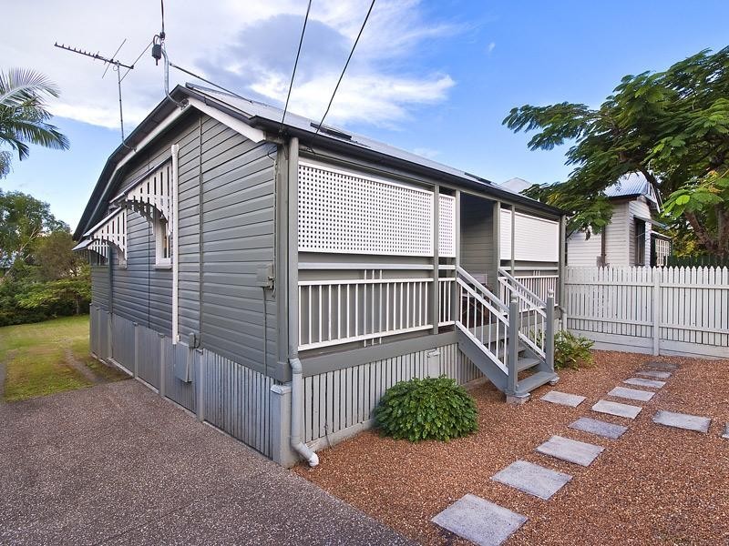 22 Macrossan Avenue, Norman Park QLD 4170