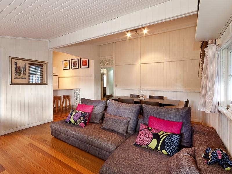 22 Macrossan Avenue, Norman Park QLD 4170