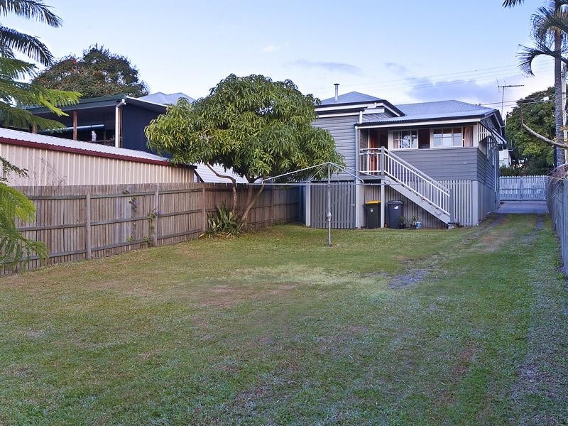 22 Macrossan Avenue, Norman Park QLD 4170