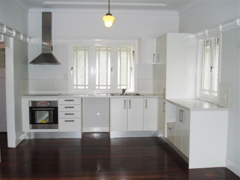 5 Carroll Crescent, Grange QLD 4051