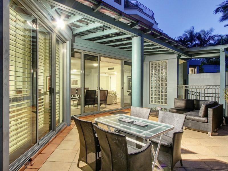 2/57 Newstead Terrace, Newstead QLD 4006