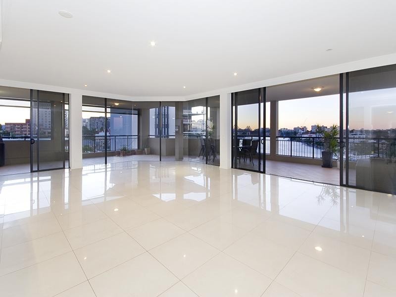 801/241 Wellington Street, East Brisbane QLD 4169