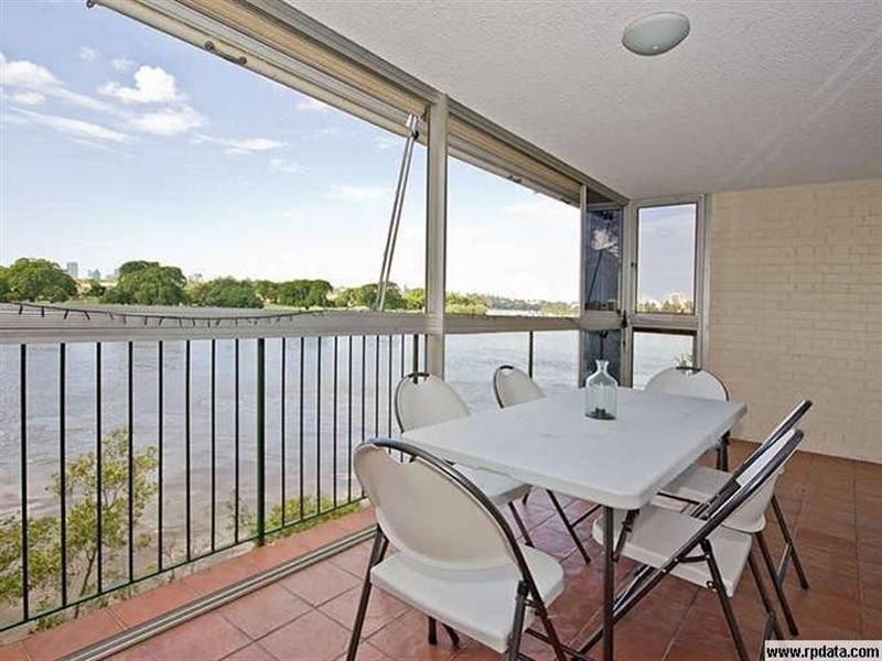 5/8 Sandford Street, St Lucia QLD 4067