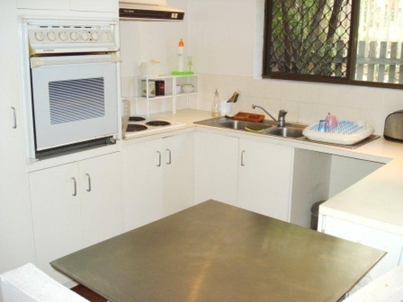 2/16 Holland Street, Toowong QLD 4066