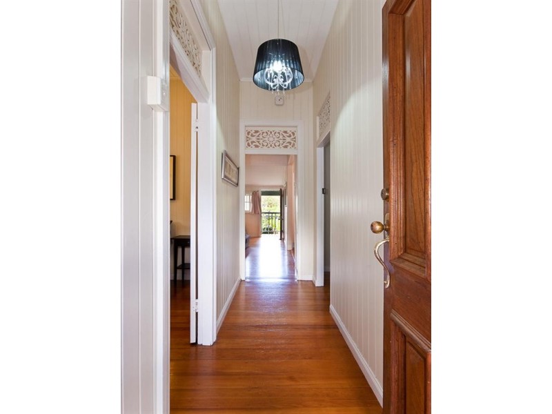 22 Macrossan Avenue, Norman Park QLD 4170