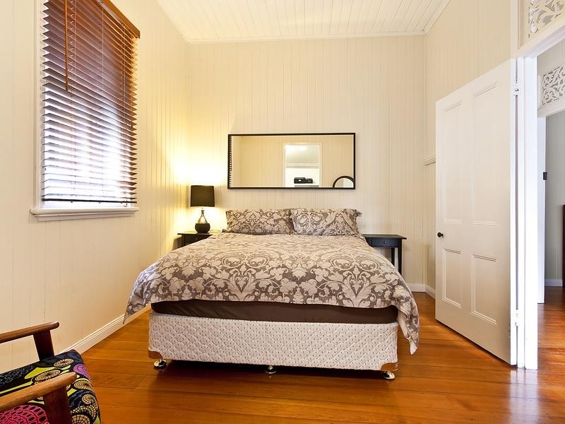 22 Macrossan Avenue, Norman Park QLD 4170