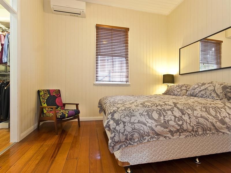 22 Macrossan Avenue, Norman Park QLD 4170