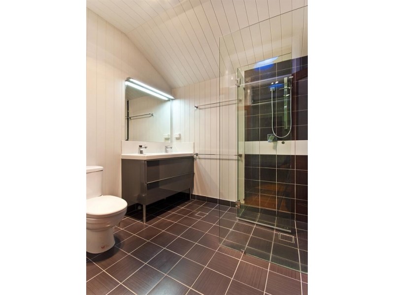 22 Macrossan Avenue, Norman Park QLD 4170