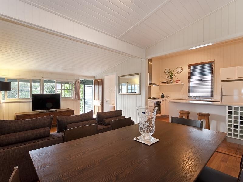 22 Macrossan Avenue, Norman Park QLD 4170