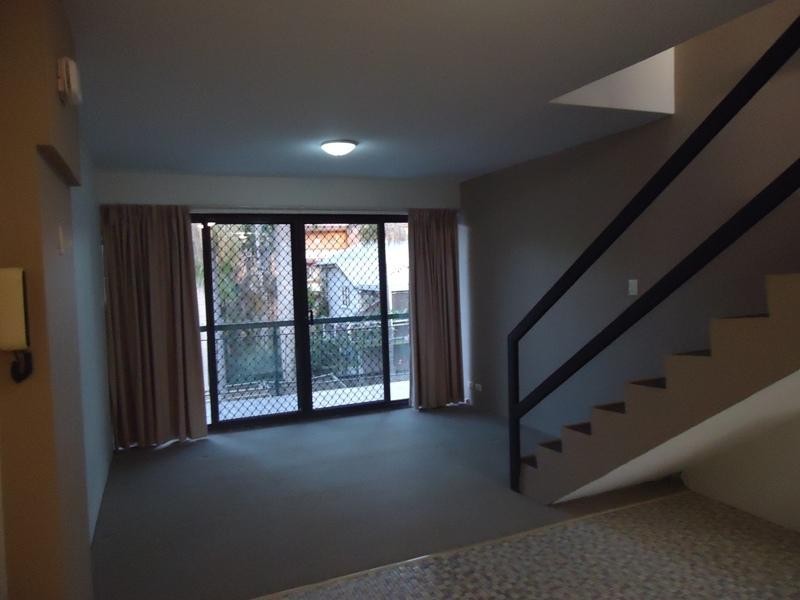 5/23 Grove Street, Toowong QLD 4066