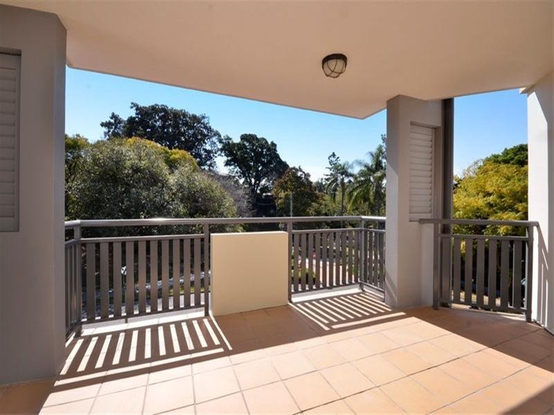 10/15 Newstead Avenue, Newstead QLD 4006