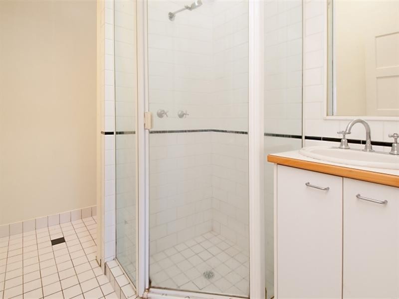 11/111 Merthyr Road, New Farm QLD 4005