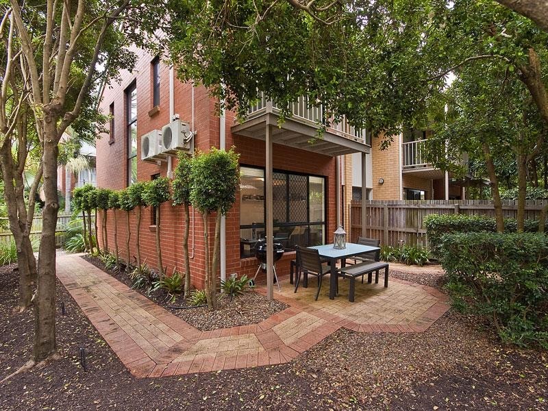 4/64 Browne Street, New Farm QLD 4005