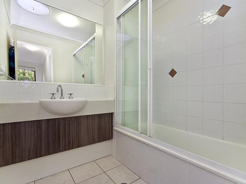 4/64 Browne Street, New Farm QLD 4005