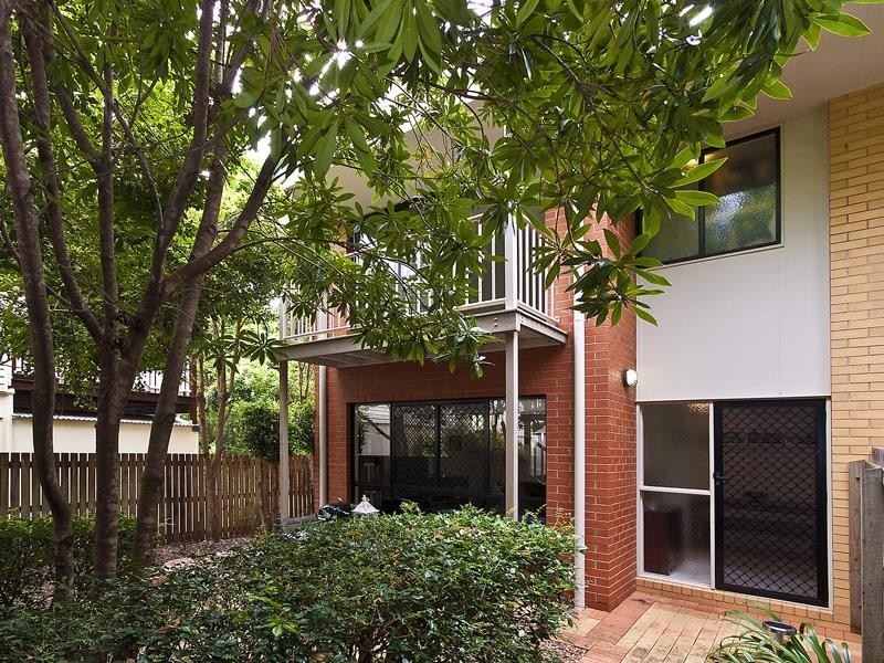 4/64 Browne Street, New Farm QLD 4005