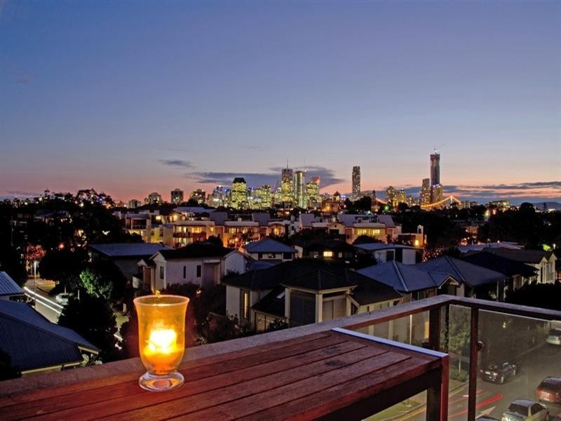 2422/32 Refinery Parade, New Farm QLD 4005