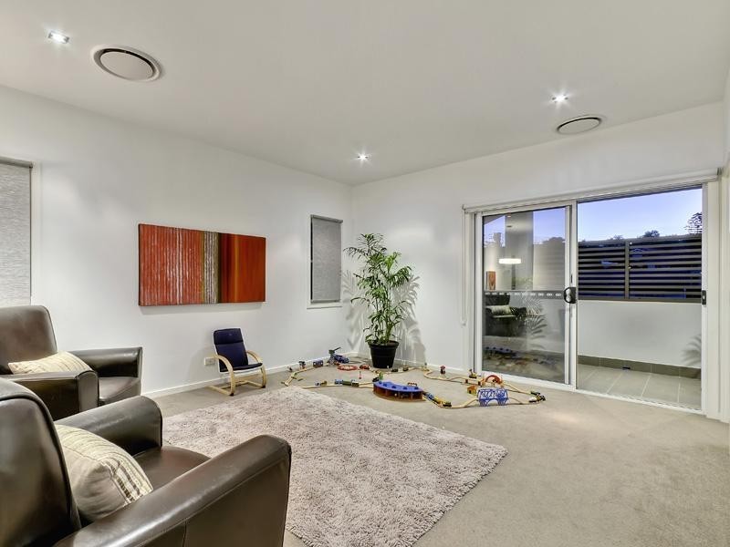 47 Trafalgar Street, Morningside QLD 4170