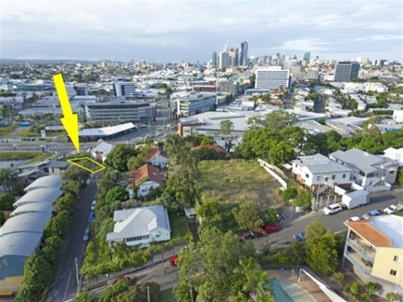 16 Victoria Terrace, Newstead QLD 4006