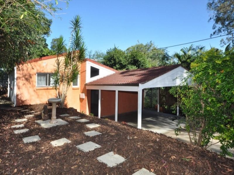 12 Jillian Street, Chapel Hill QLD 4069