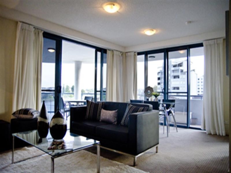 601/21 Patrick Lane, Toowong QLD 4066