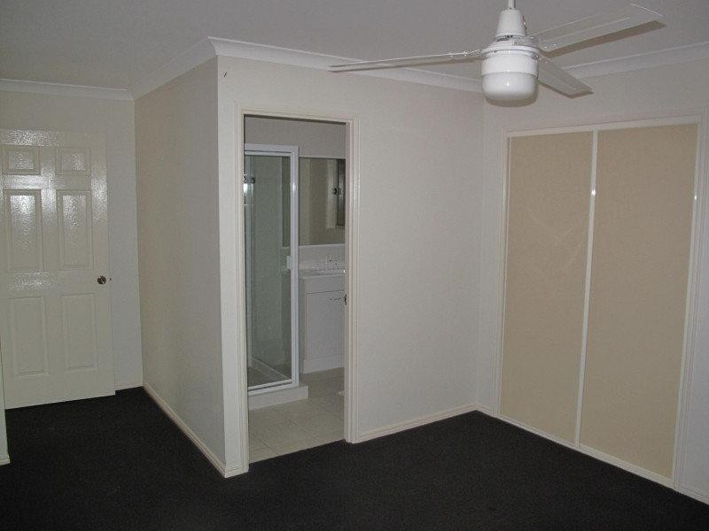 7 Innes Close, Parkinson QLD 4115