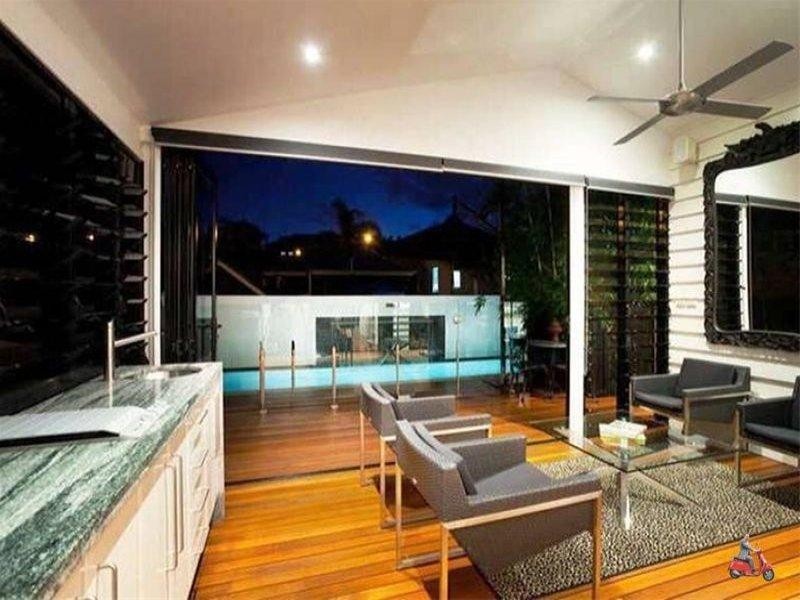 4 Hipwood Street, Spring Hill QLD 4000