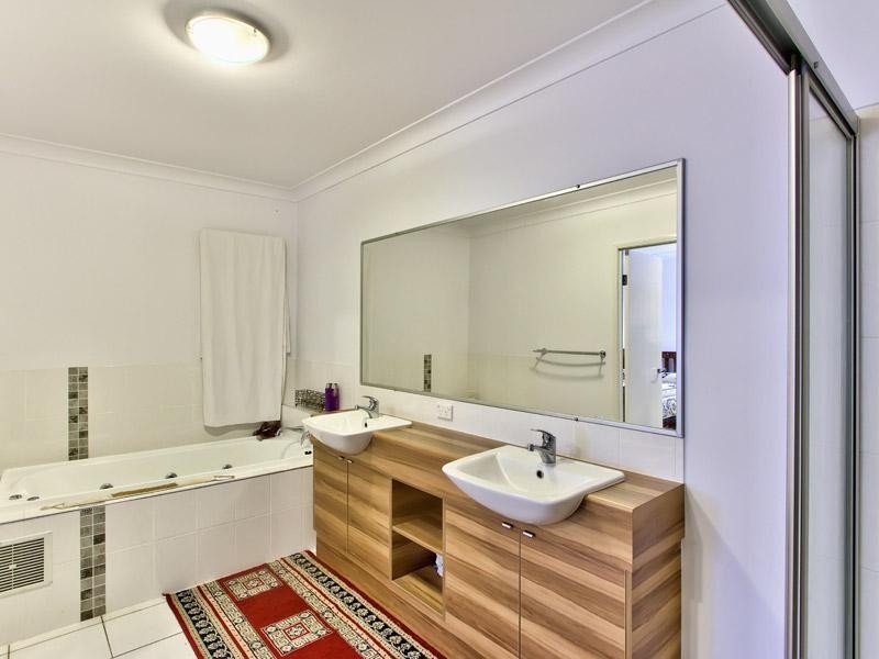 27 Jordan Terrace, Newstead QLD 4006