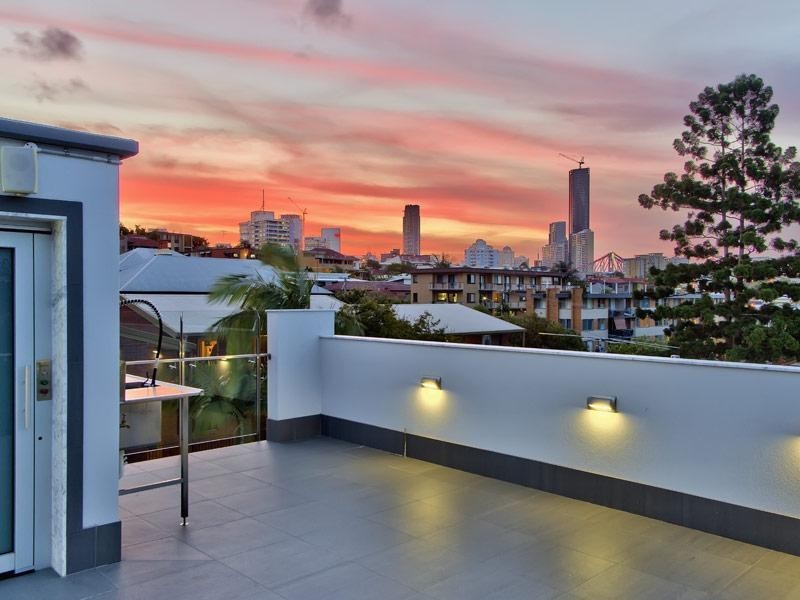 31 Wynberg Lane, New Farm QLD 4005