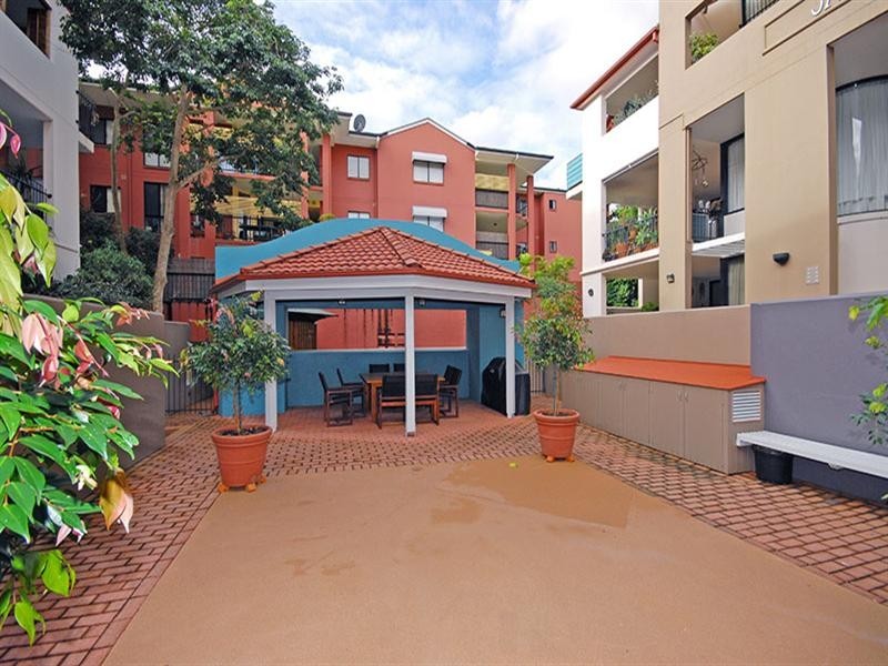 21/120 Sydney Street, New Farm QLD 4005