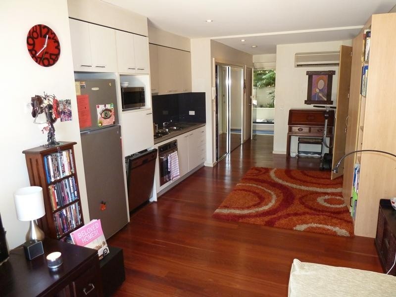 8/26 Holland Street, Toowong QLD 4066