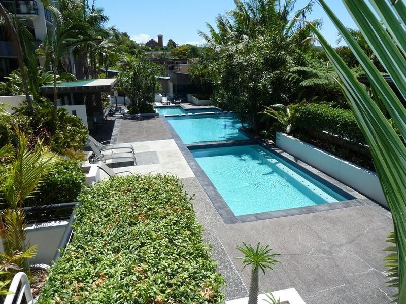 8/26 Holland Street, Toowong QLD 4066