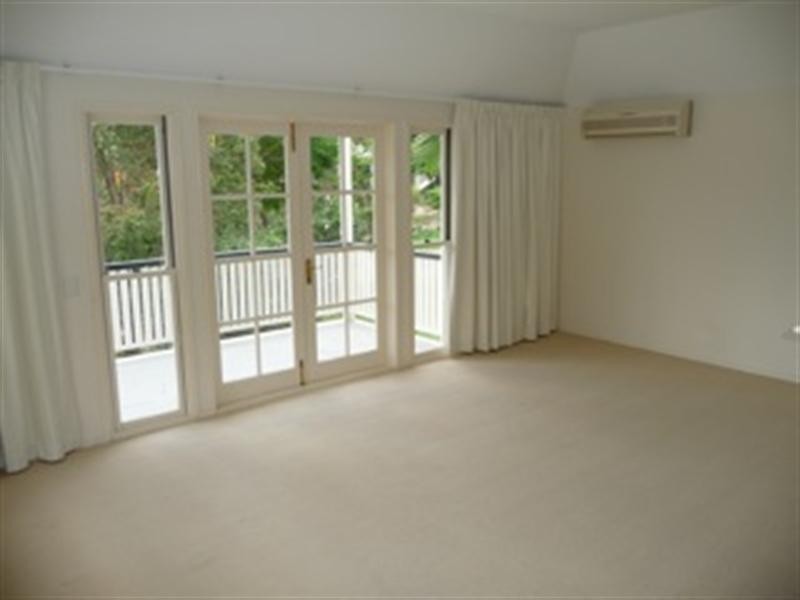 37 Tristania Drive, Bardon QLD 4065