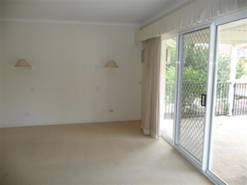 37 Tristania Drive, Bardon QLD 4065